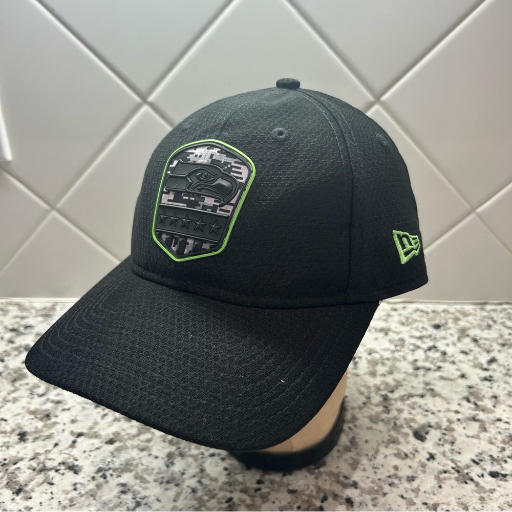 Seattle Seahawks NFL Salute To Service Hat Cap New Era Strapback Shield